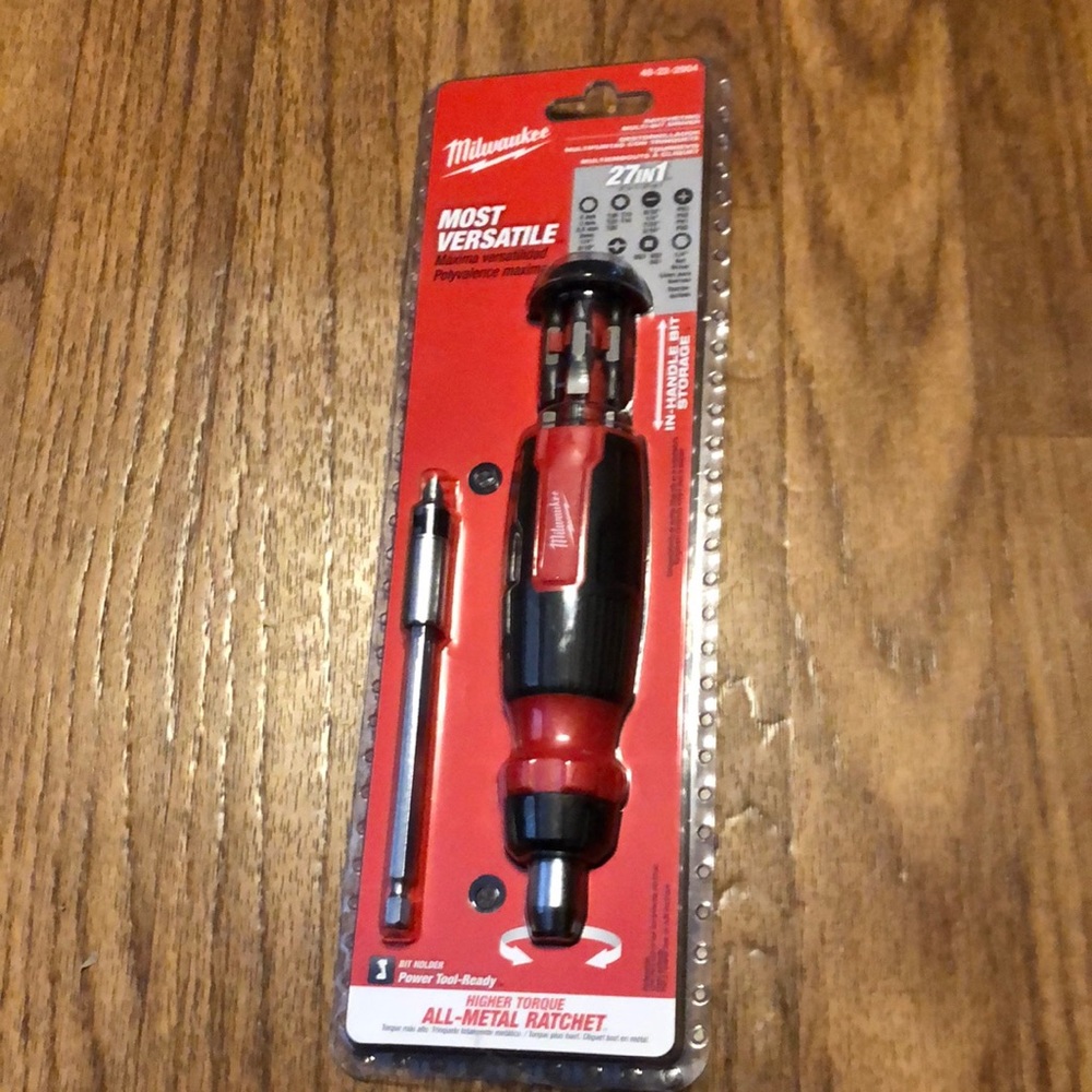 COPY - Milwaukee Ratcheting Multi Bit Driver 27in1